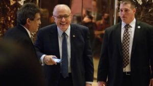 201611159260566743271_former-new-york-mayor-rudy-giuliani-center-smiles