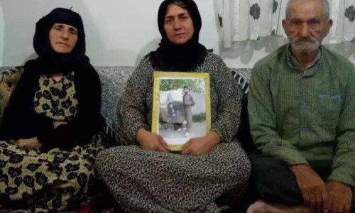 Parents-of-political-prisoner-500x300