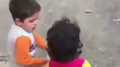 2017111619933131107841_The-child-in-the-video-appears-heading-for-a-truck-