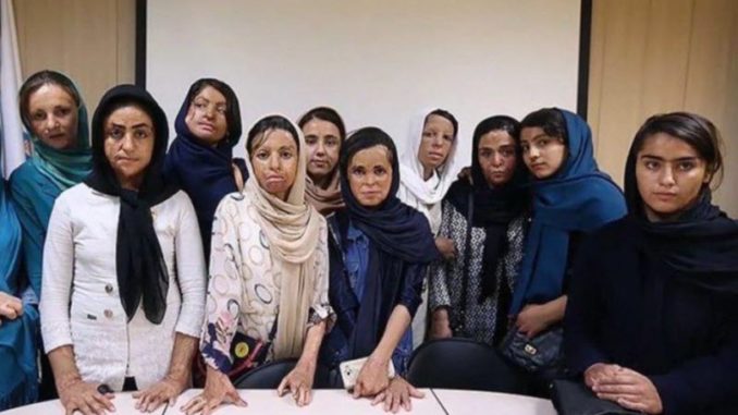 Iran-Schoolgirls-Shin-Abad-03