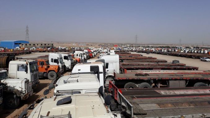 Truckers-Strike-01