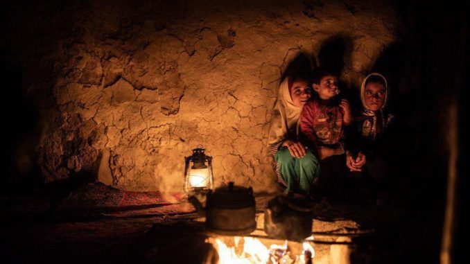 Rouhani-Acknowledges-Poor-Living-Conditions-Iranians-01